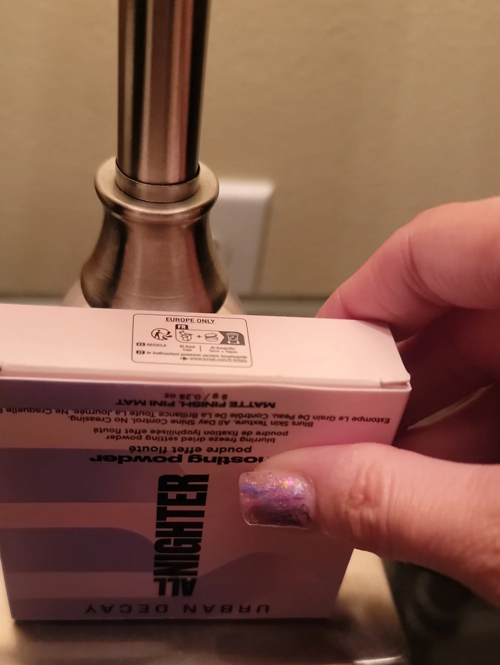Urban Decay All Nighter Ghosting Powder. Full Sized. Color Medium.